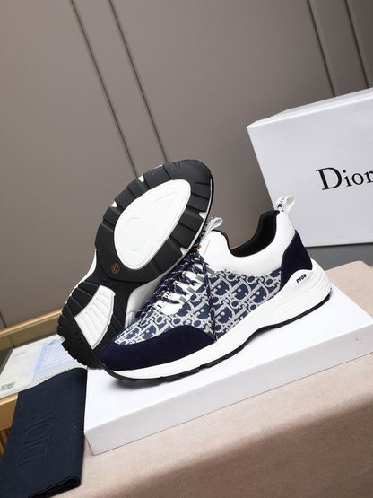 Premium Pattern Runner Sneakers